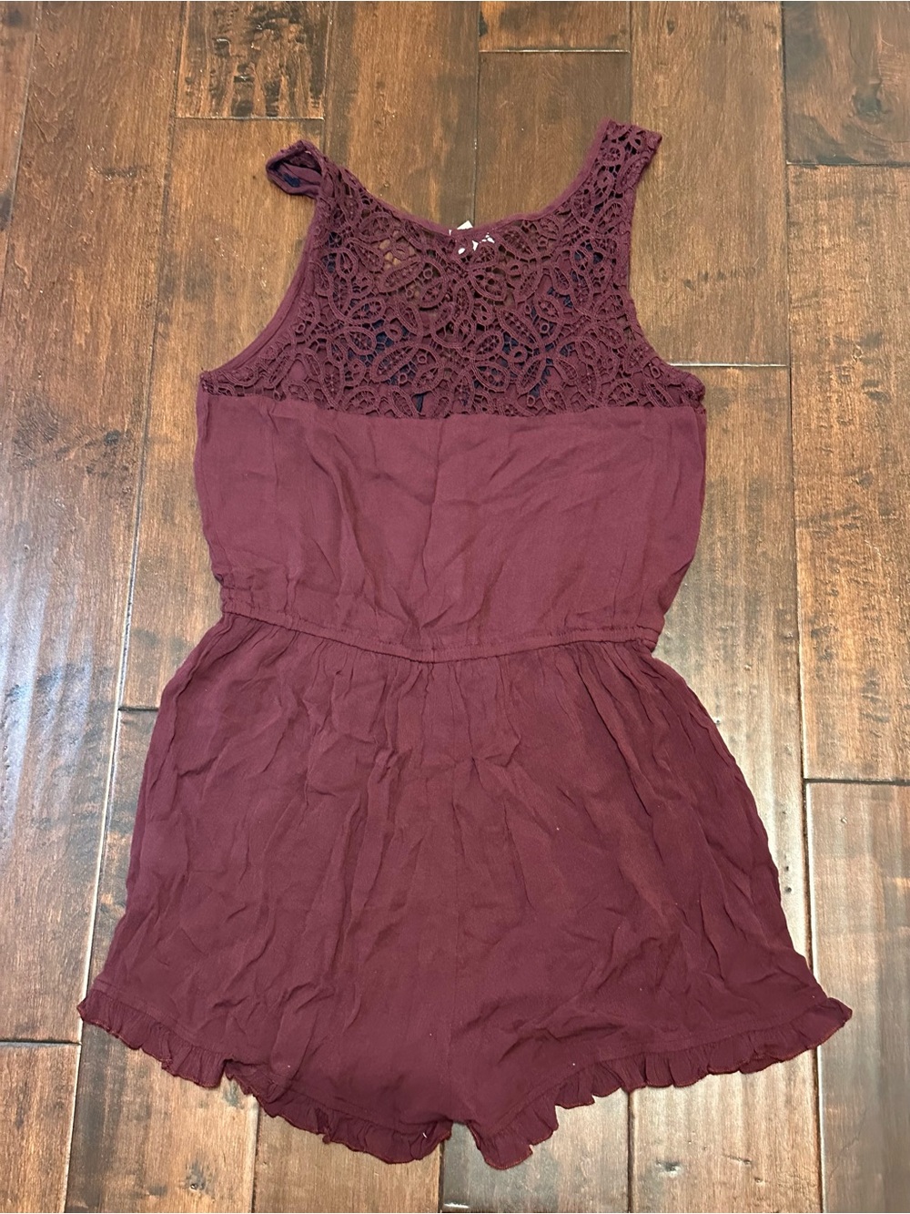 Burgundy Sleeveless Romper with Navy Embroidery Size S - Picture 2 of 4